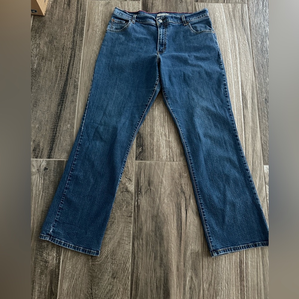 Levi’s 550 Relaxed Boot Cut Women’s Jeans
